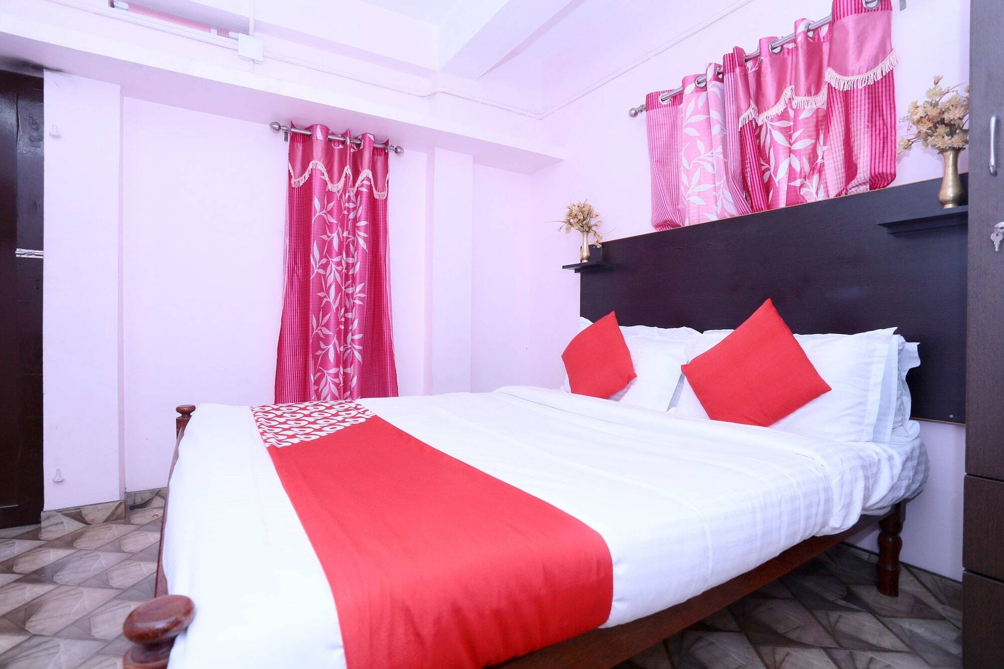 Hotel Spot On 26688 Jacob'S Residency Narakal Exterior foto